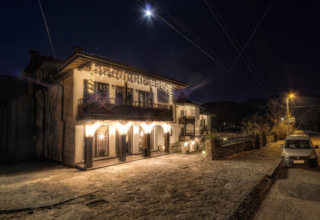 Family Hotel Strannopriemnitza オレシャク エクステリア 写真