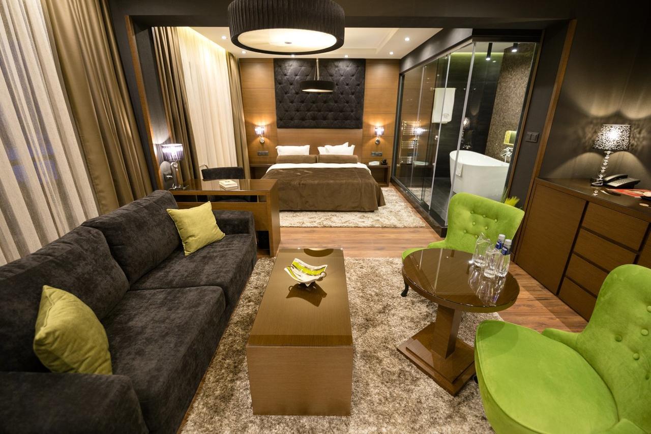 Family Hotel Strannopriemnitza オレシャク エクステリア 写真