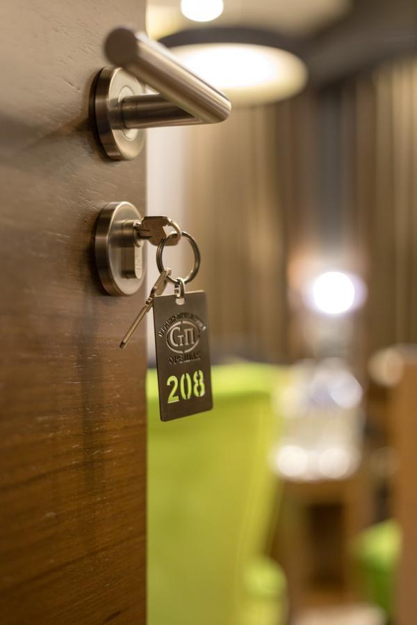 Family Hotel Strannopriemnitza オレシャク エクステリア 写真