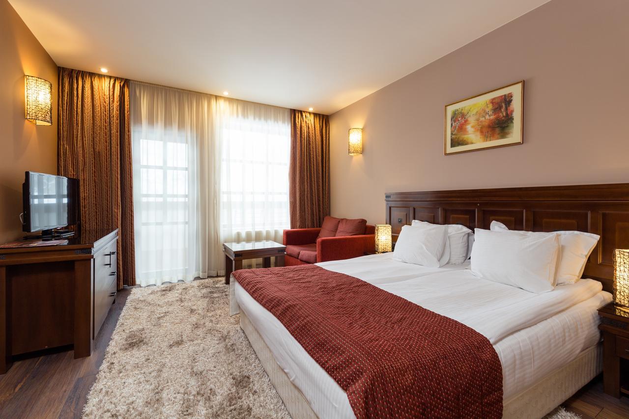 Family Hotel Strannopriemnitza オレシャク エクステリア 写真