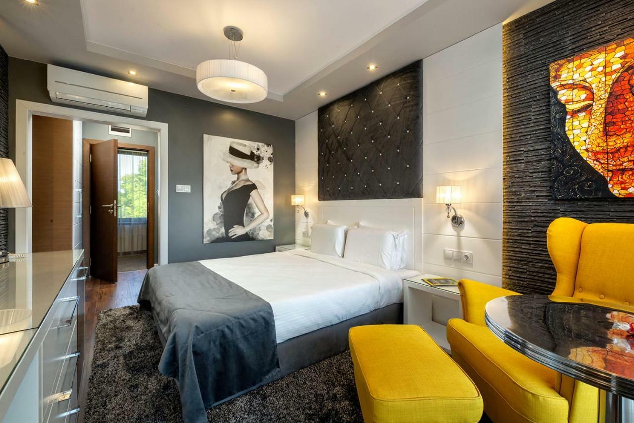 Family Hotel Strannopriemnitza オレシャク エクステリア 写真
